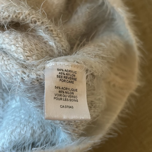 Joseph A. VGUC soft white and light grey eyelash sweater, plaid - Picture 7 of 9